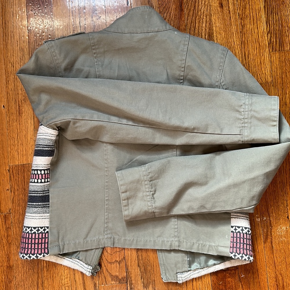 Unique Jacket ! - image 6